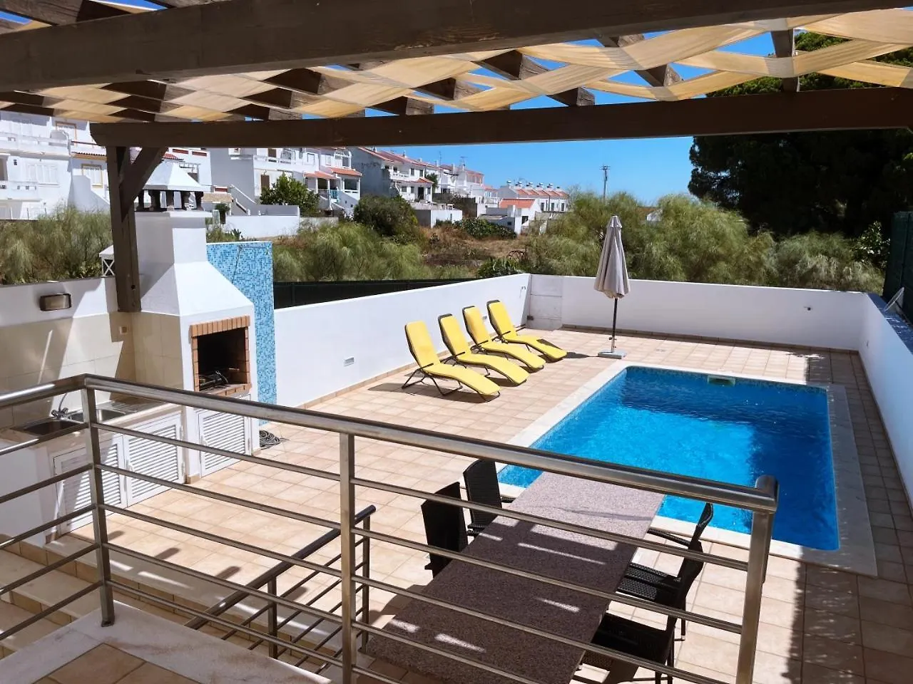 Moradia Fantastica Com Piscina A 5 Min Da Praia Monte Gordo