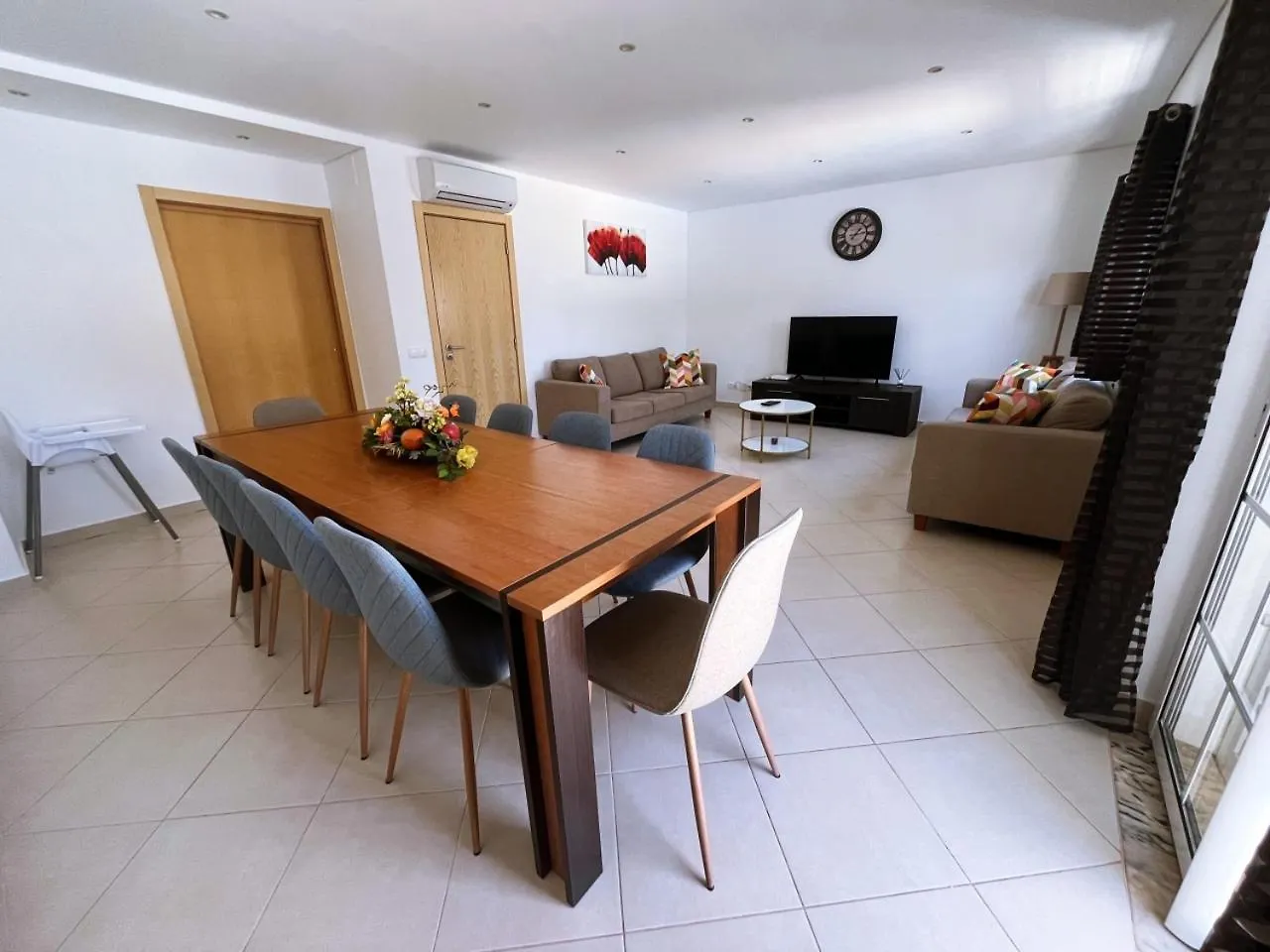 Moradia Fantastica Com Piscina A 5 Min Da Praia Monte Gordo Holiday home